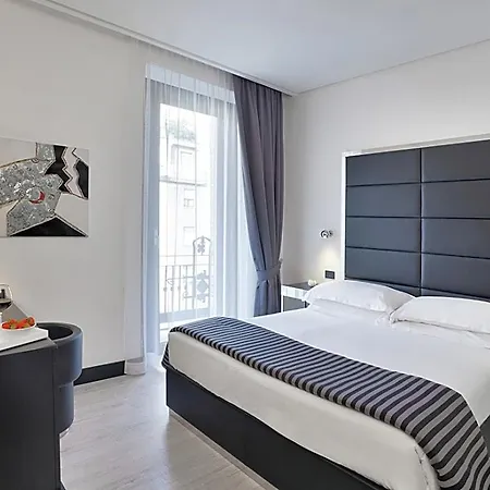 Lhp Napoleon Hotel 4*