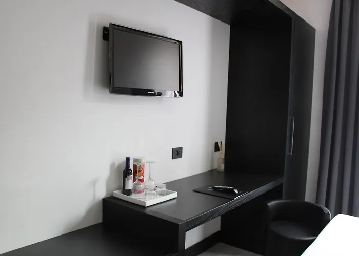 Lhp Napoleon Hotel Milaan