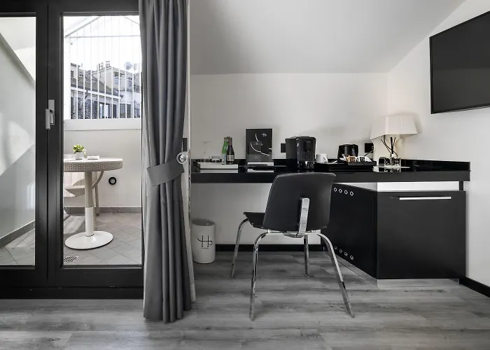 Lhp Napoleon Hotel 4*