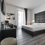 Lhp Napoleon Hotel
