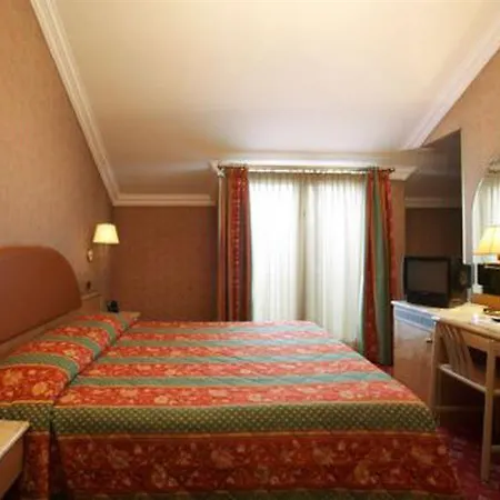 Szálloda Lhp Napoleon 4*